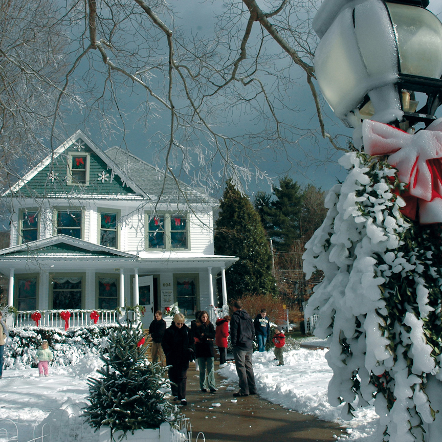 Boone Jones House Christmas Tree Lighting