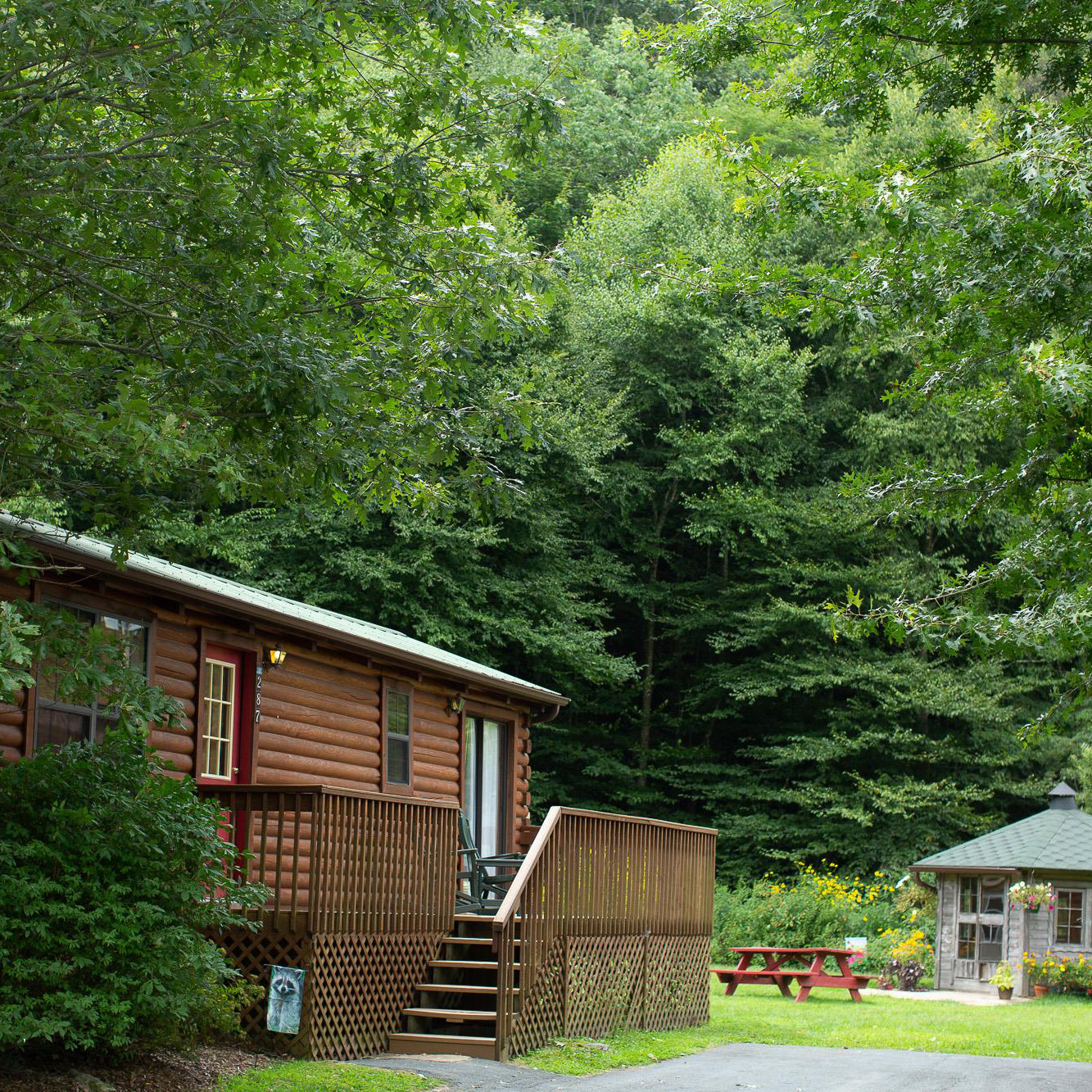 Riverside Log Cabin Rentals