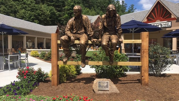 Statue Tanger Outlets Blowing Rock